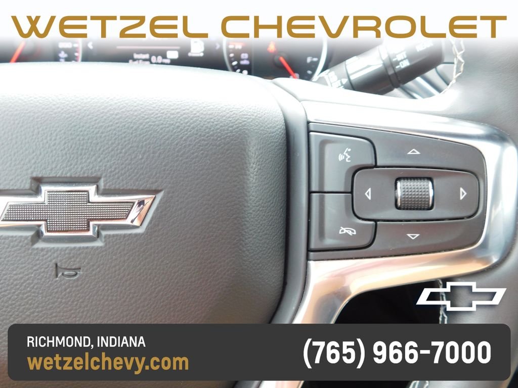 Used 2025 Gray Chevrolet RS image 31