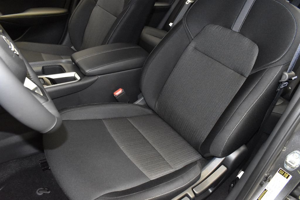 2025 Nissan Sentra SV - Photo 13
