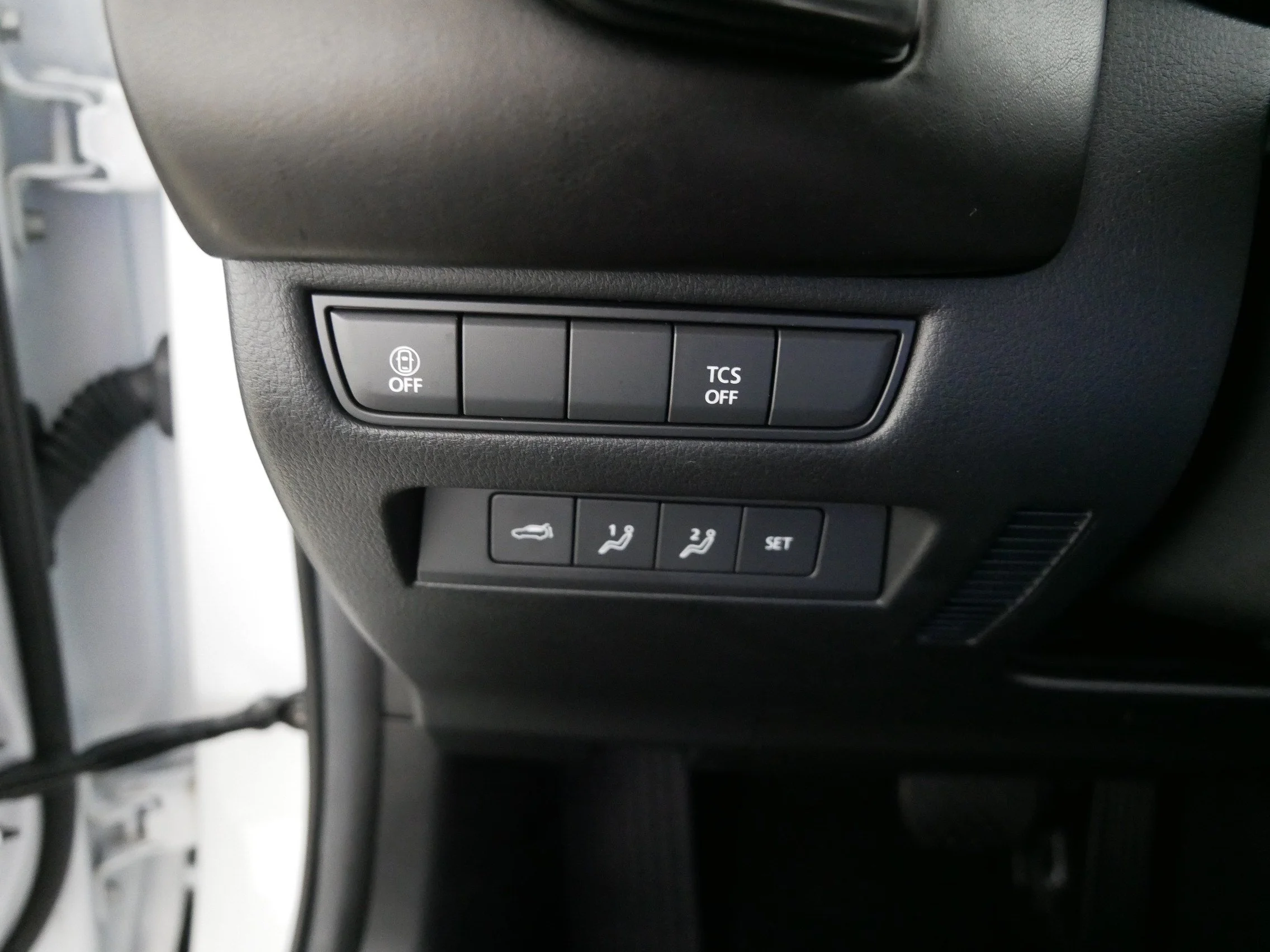 Used 2025 Wind Chill Pearl Mazda 2.5 S Premium Plus Package image 26