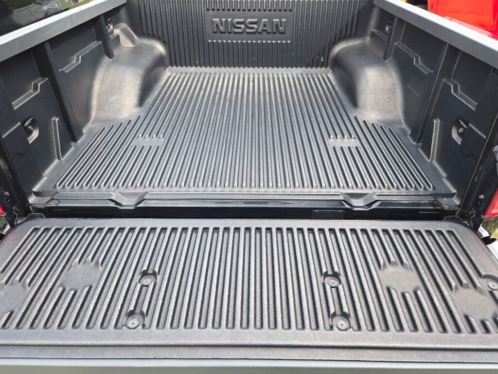 Used 2015 Black Nissan SV image 15