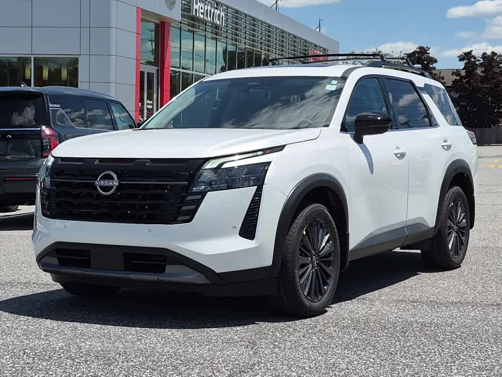 2026 Nissan Pathfinder SL 4WD's photo