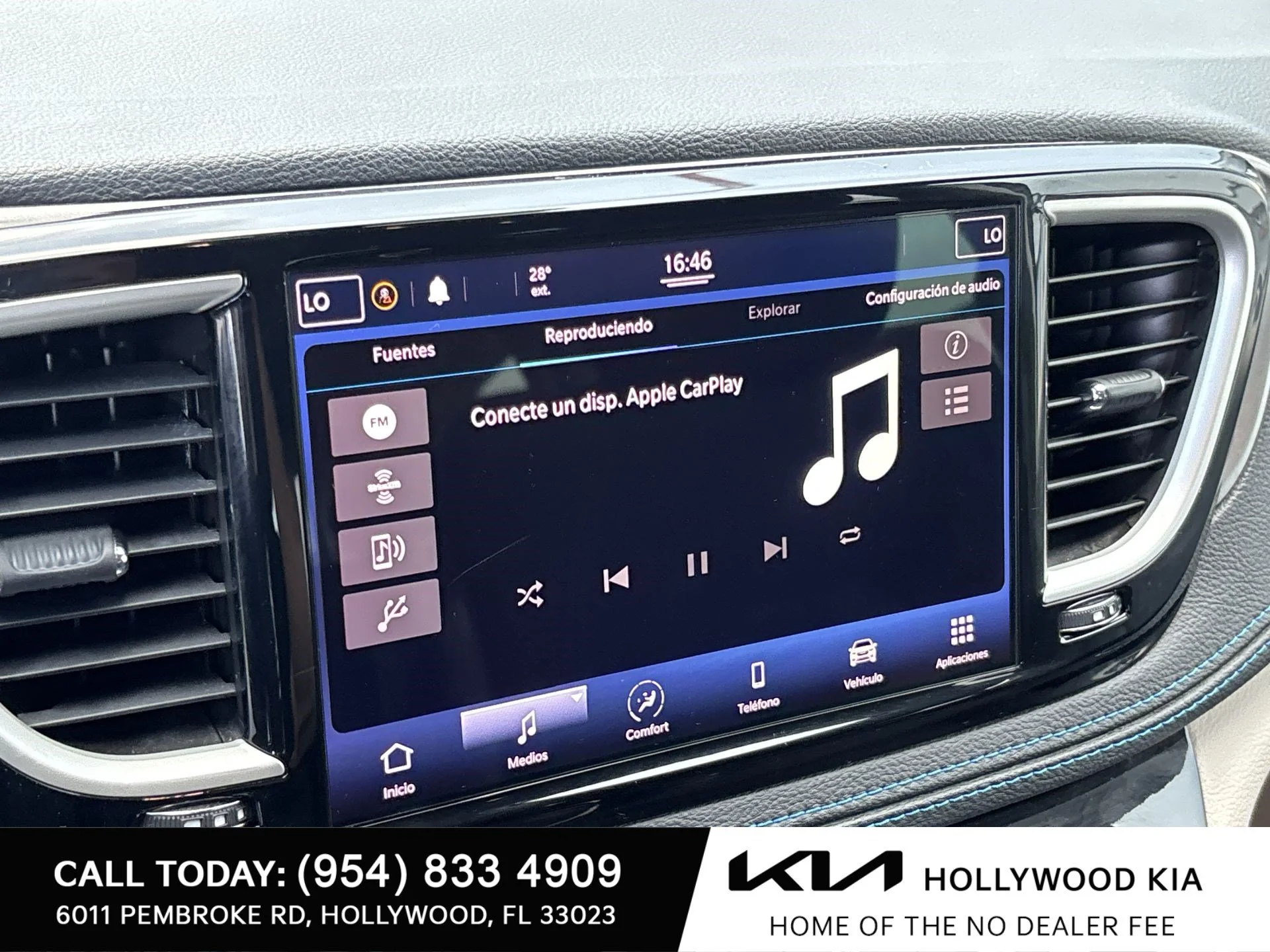 Used 2021 Brilliant Black Crystal Pearlcoat Chrysler Touring image 12