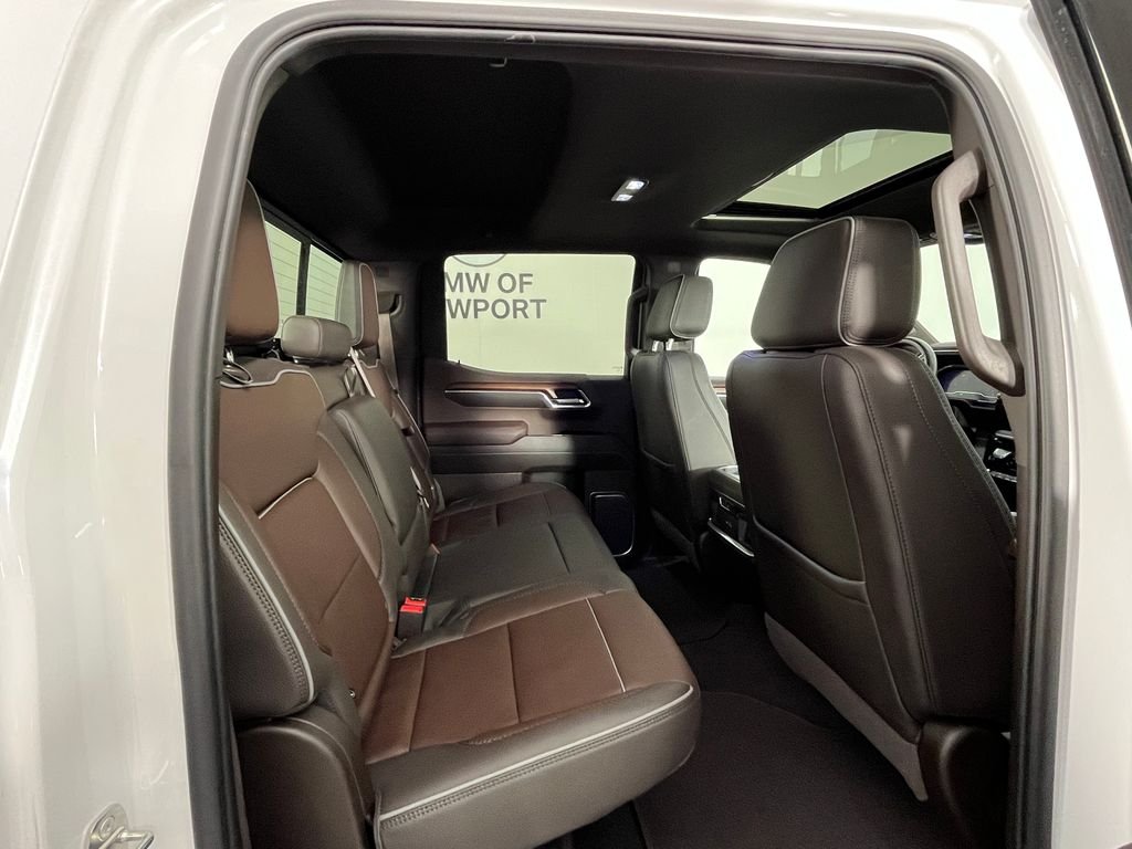 Used 2023 White GMC Denali image 23