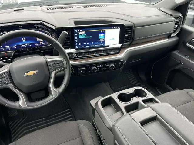 Used 2025 White Chevrolet LT image 13