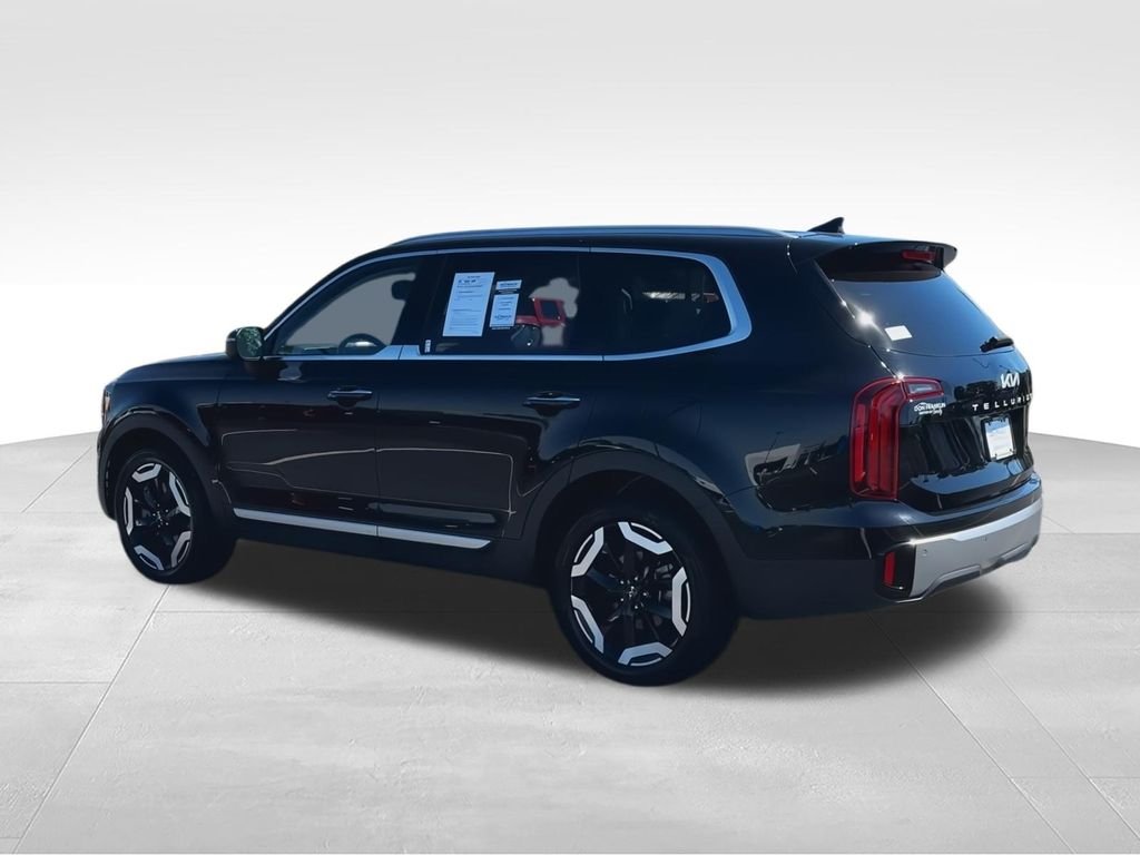 Used 2024 Black Kia S image 6