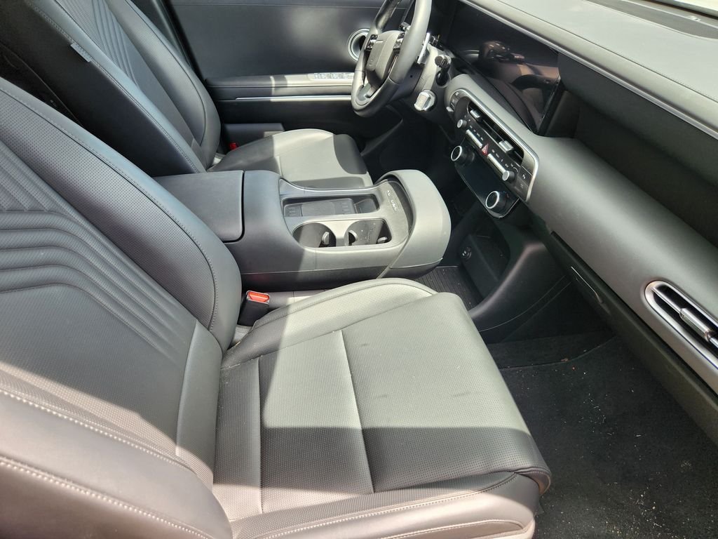 Used 2026 Creamy White Pearl Hyundai SEL 7P image 11