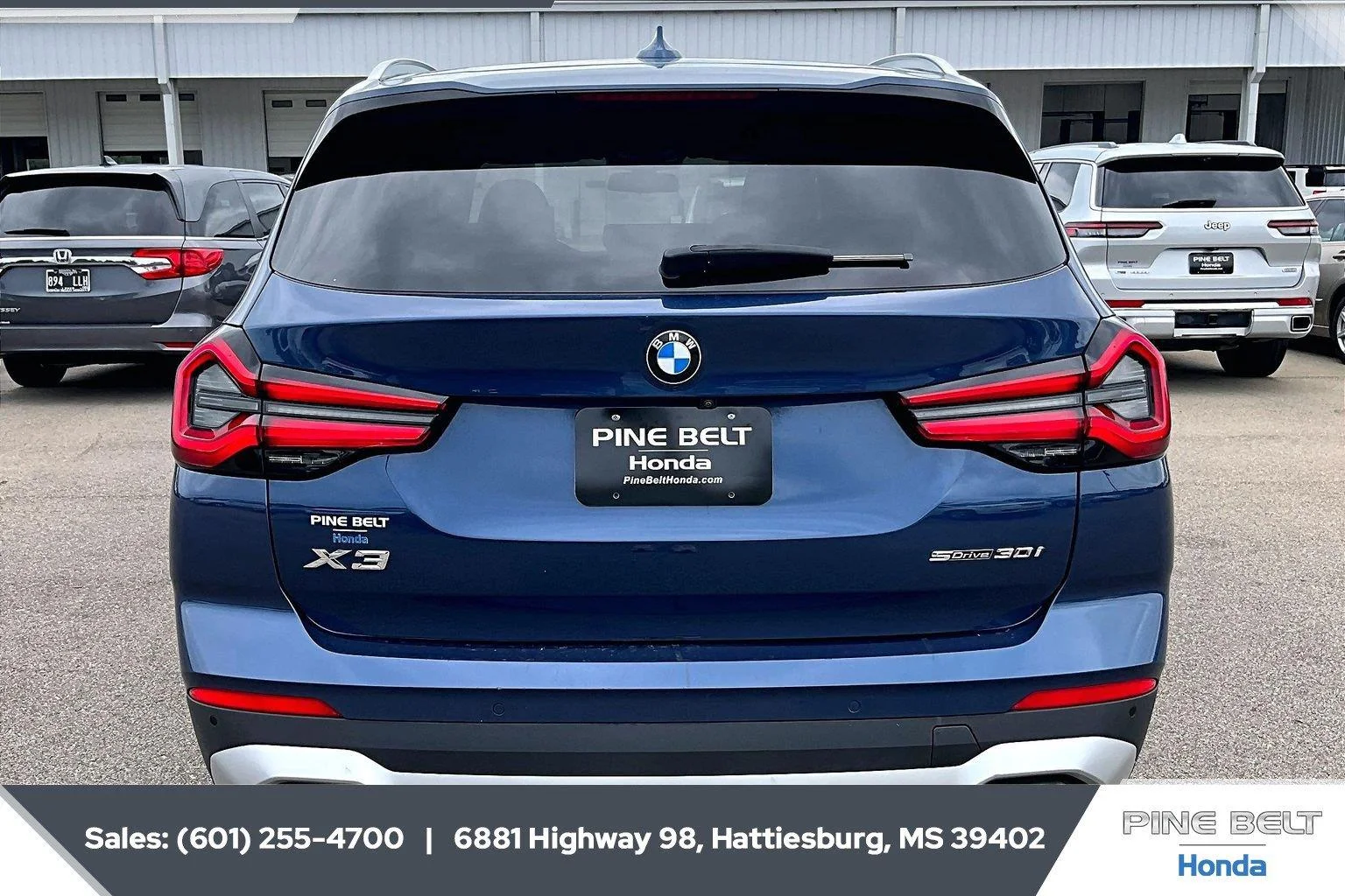 Used 2024 Phytonic Blue Metallic BMW sDrive30i image 4