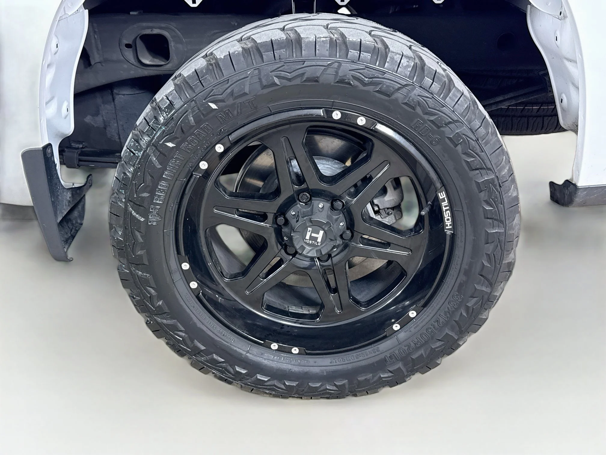 Used 2023 SUMMIT WHITE Chevrolet RST image 33