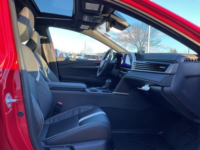 2026 Toyota Camry SE - Photo 12
