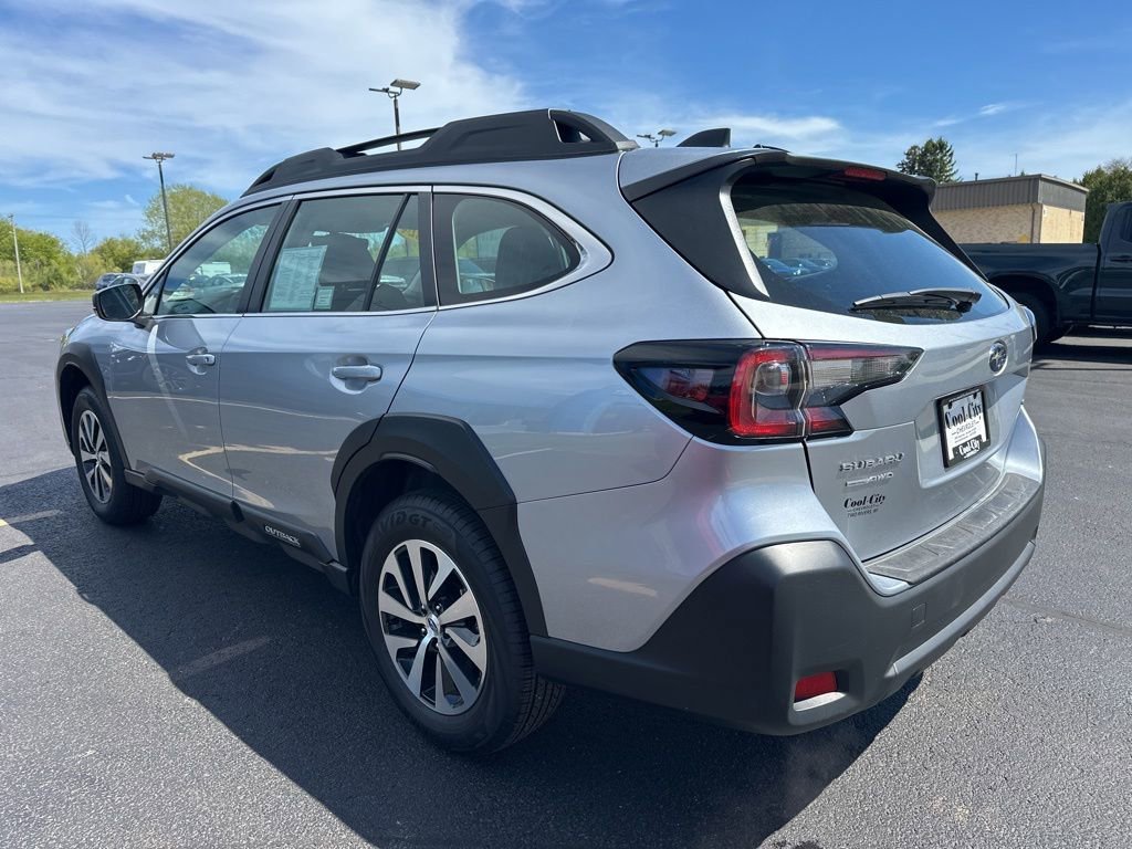 Used 2024 Silver Subaru  image 3