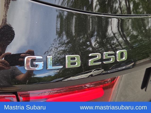 Used 2024  Mercedes-Benz GLB 250 image 5