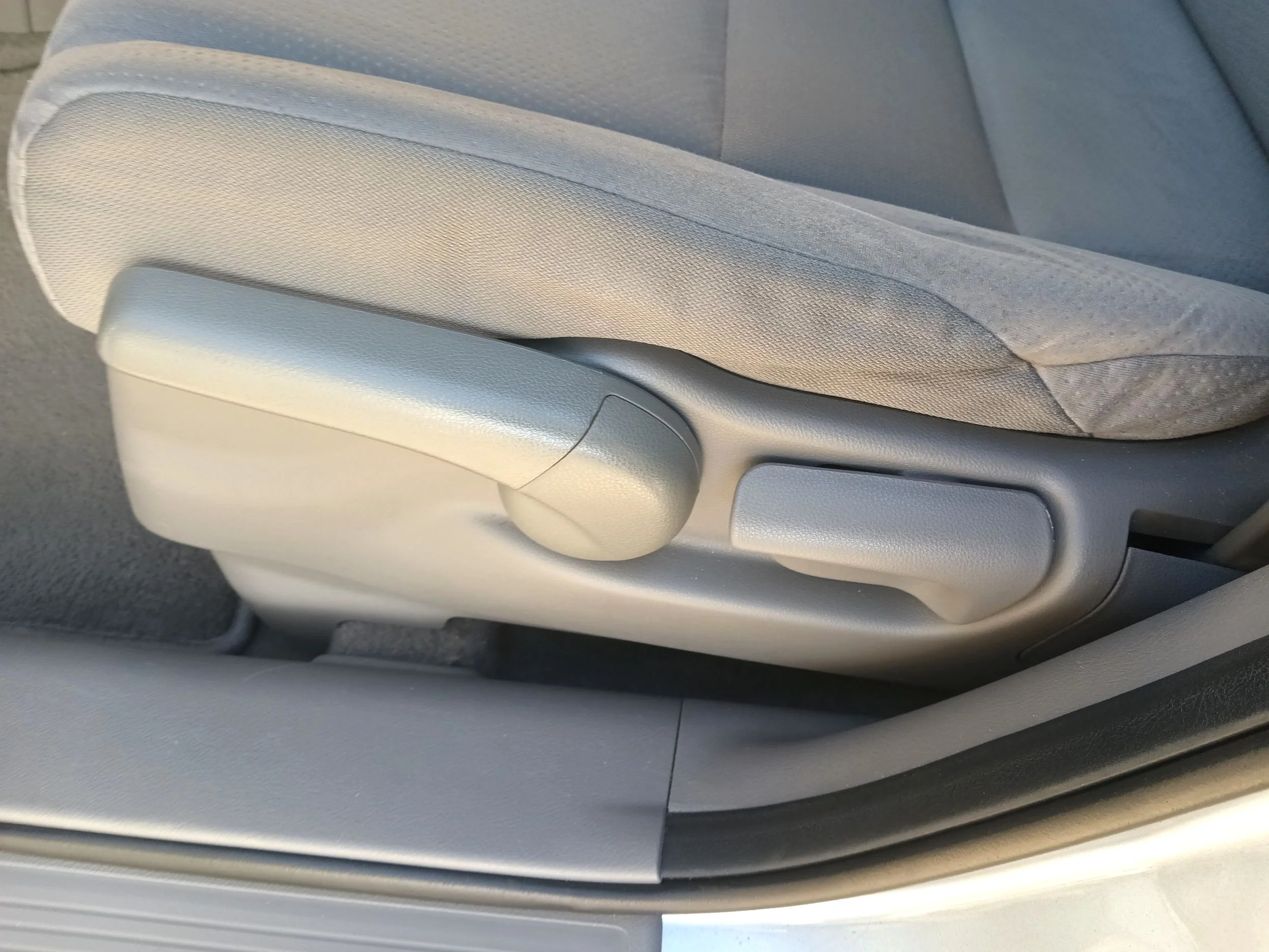 Used 2011 Blue Honda SE image 15