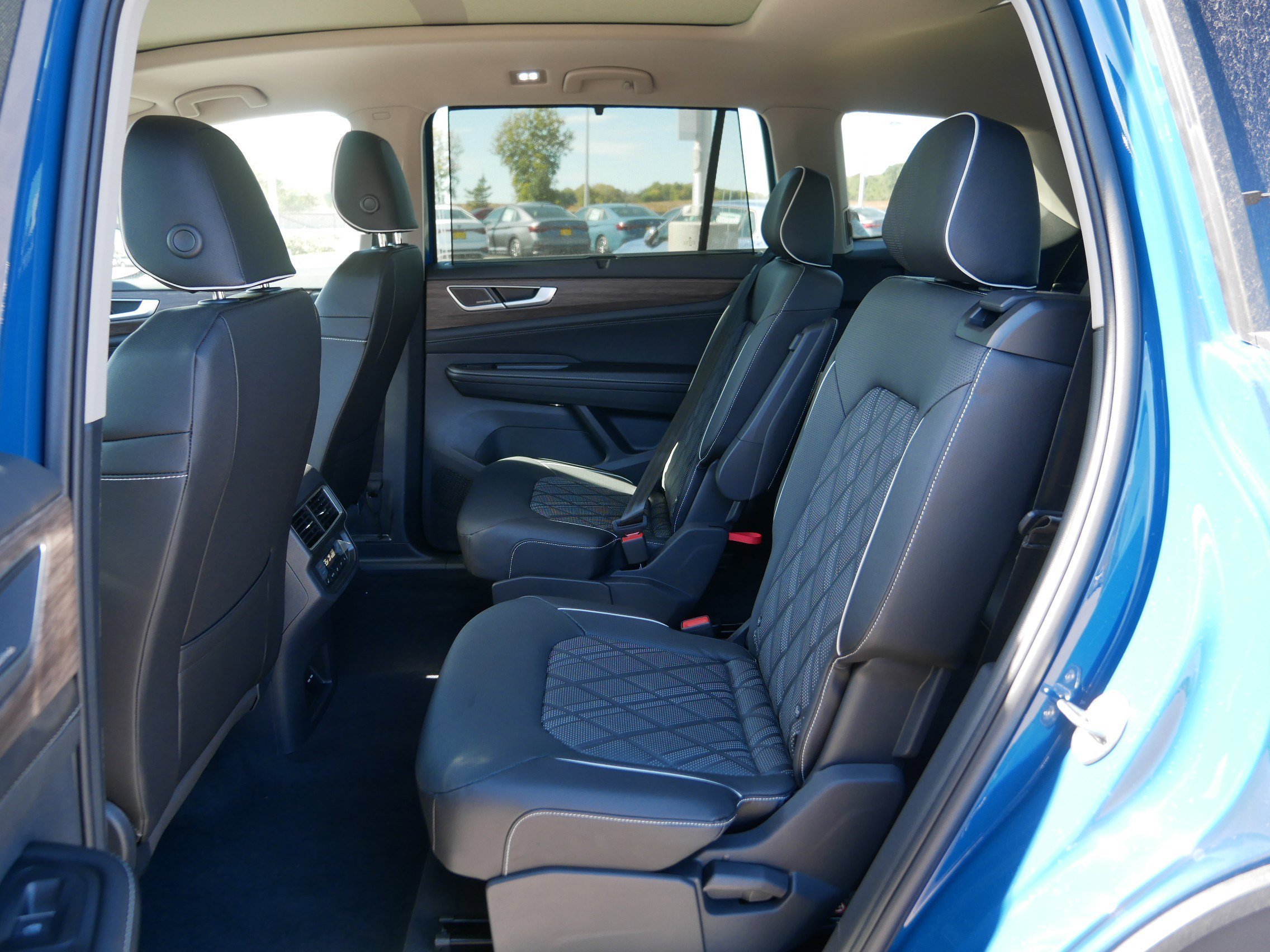 2026 Volkswagen Atlas SEL Premium R-Line - Photo 9