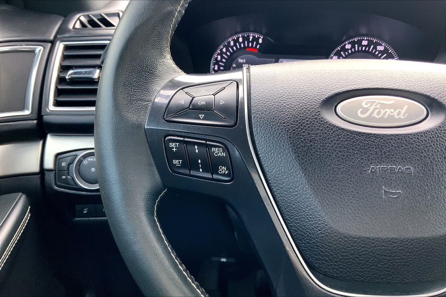 Used 2019 White Platinum Metallic Tri-Coat Ford Platinum image 24