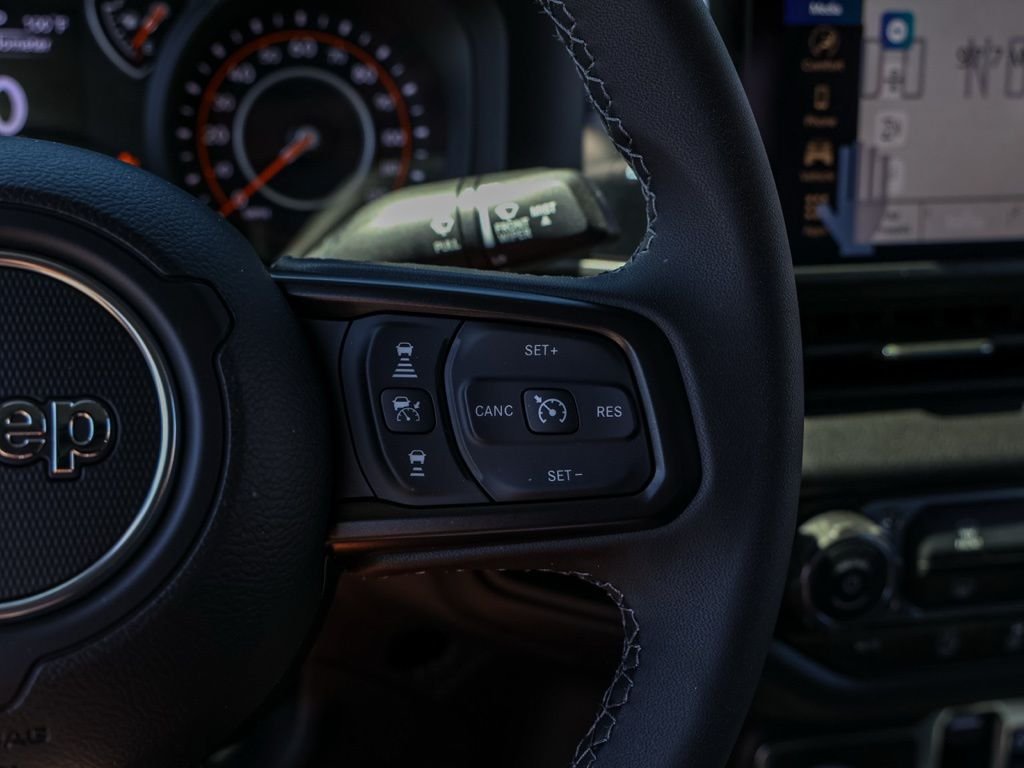 New 2026 Bright White Clear-Coat Exterior Paint Jeep Willys Extreme image 25