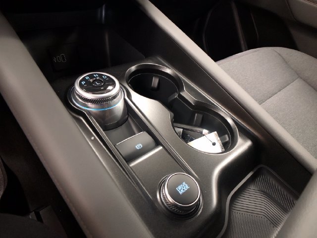 New 2026 Space White Metallic Ford Active image 17