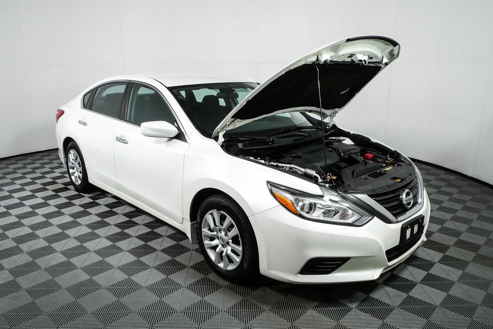 Used 2017 Pearl White Nissan 2.5 S image 29