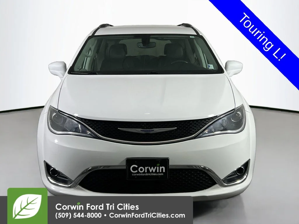 Used 2020 Bright White Clearcoat Chrysler Touring L image 4