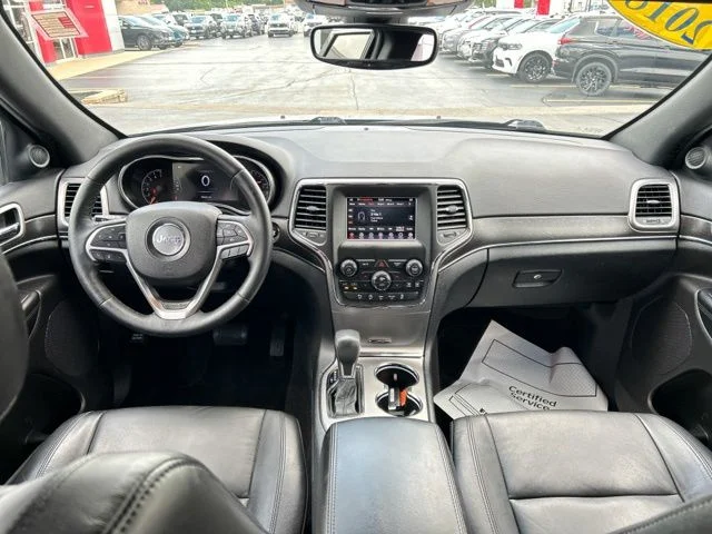 Used 2018 Silver Jeep Limited image 24