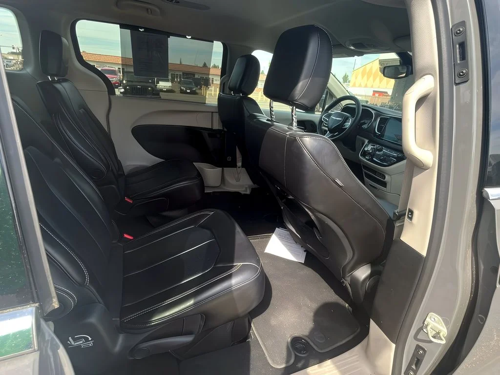 2023 Chrysler Pacifica Touring L - Photo 34