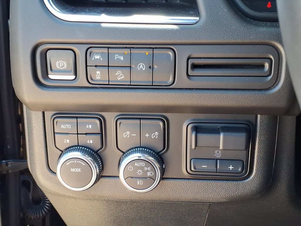 Used 2023 ONYX BLACK GMC AT4 image 22