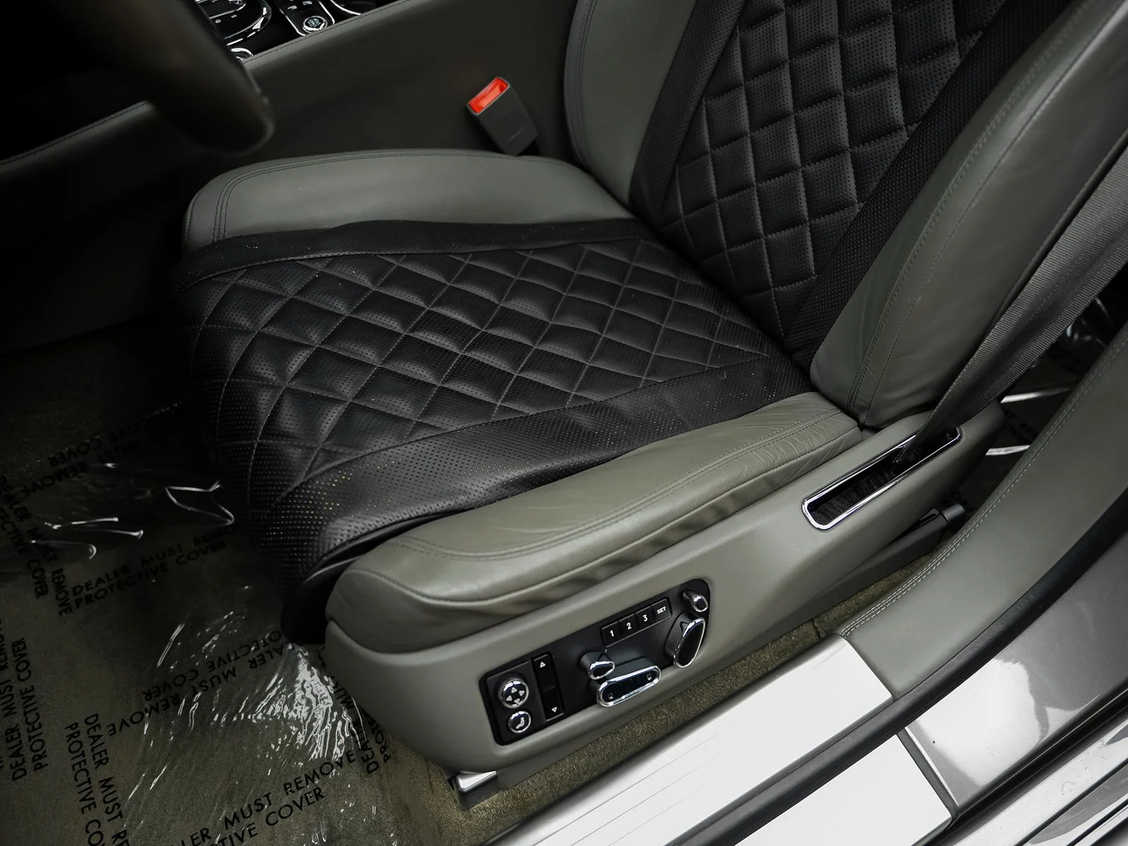 Used 2017 Black Bentley V8 S image 33