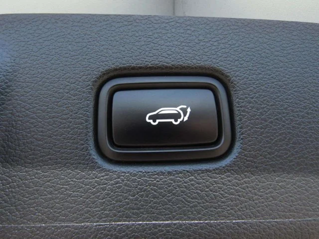 Used 2025 White Hyundai XRT image 14
