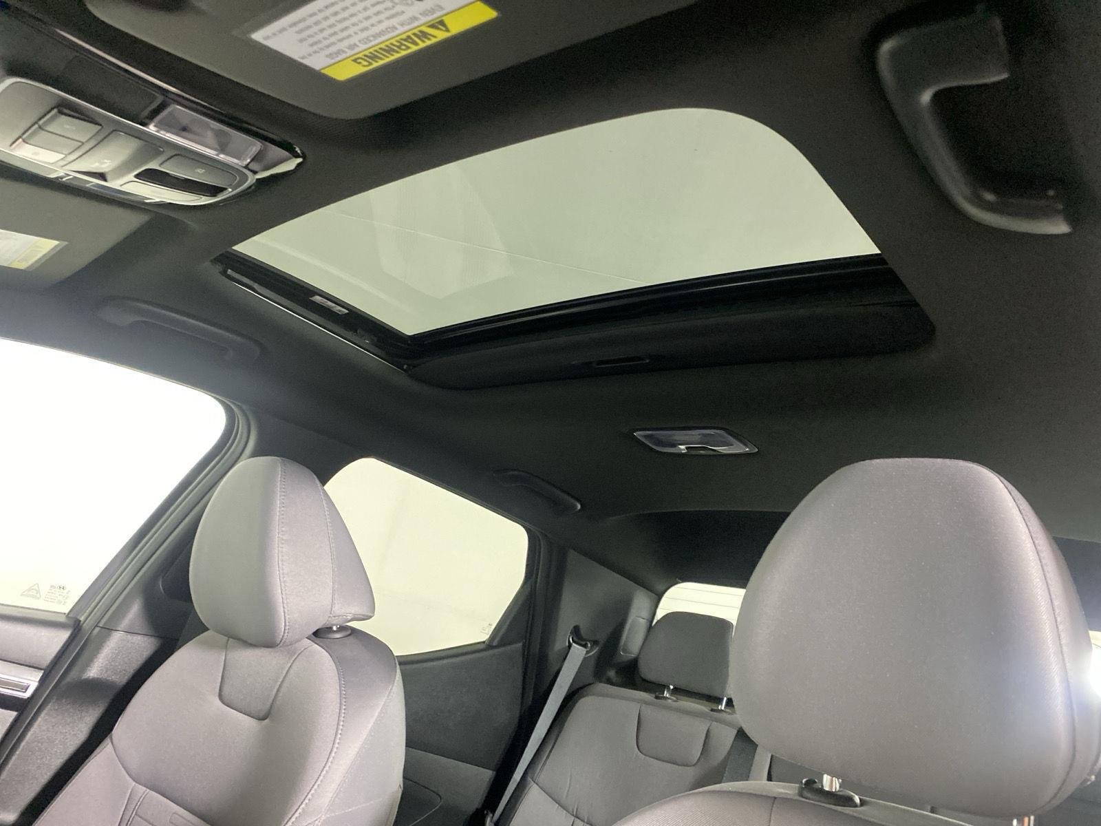 Used 2024 Hampton Gray Hyundai SEL image 23
