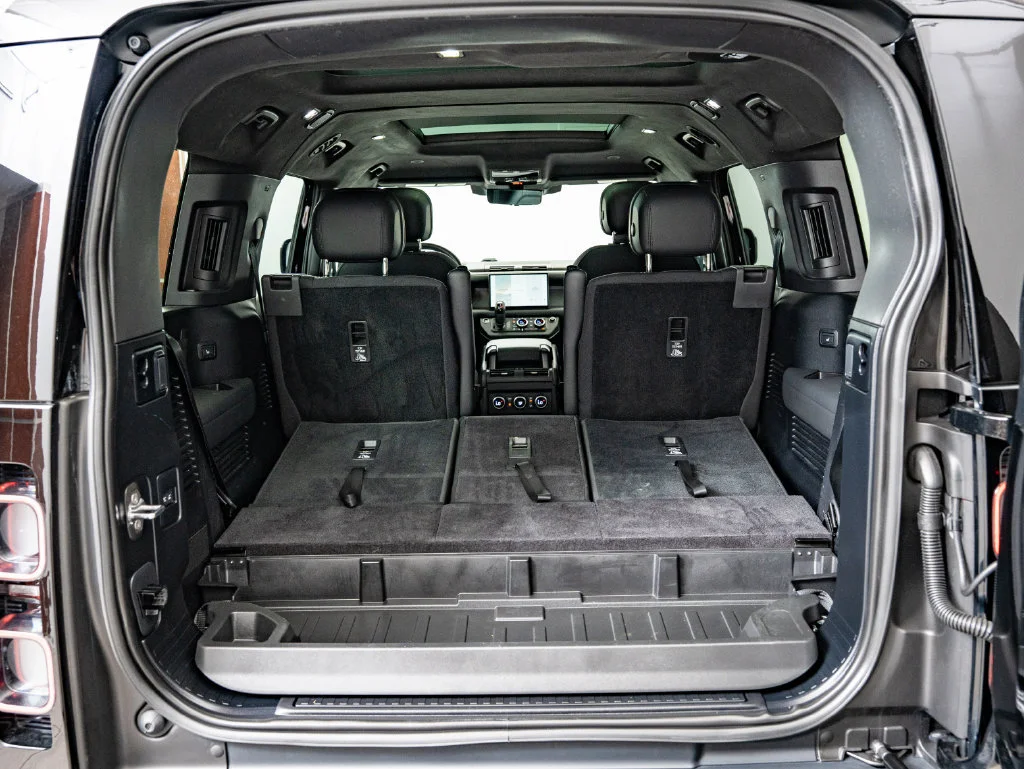 Used 2025 Black Land Rover V8 image 21