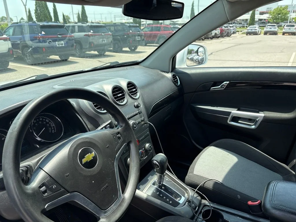 Used 2013 White Chevrolet 1LS image 4