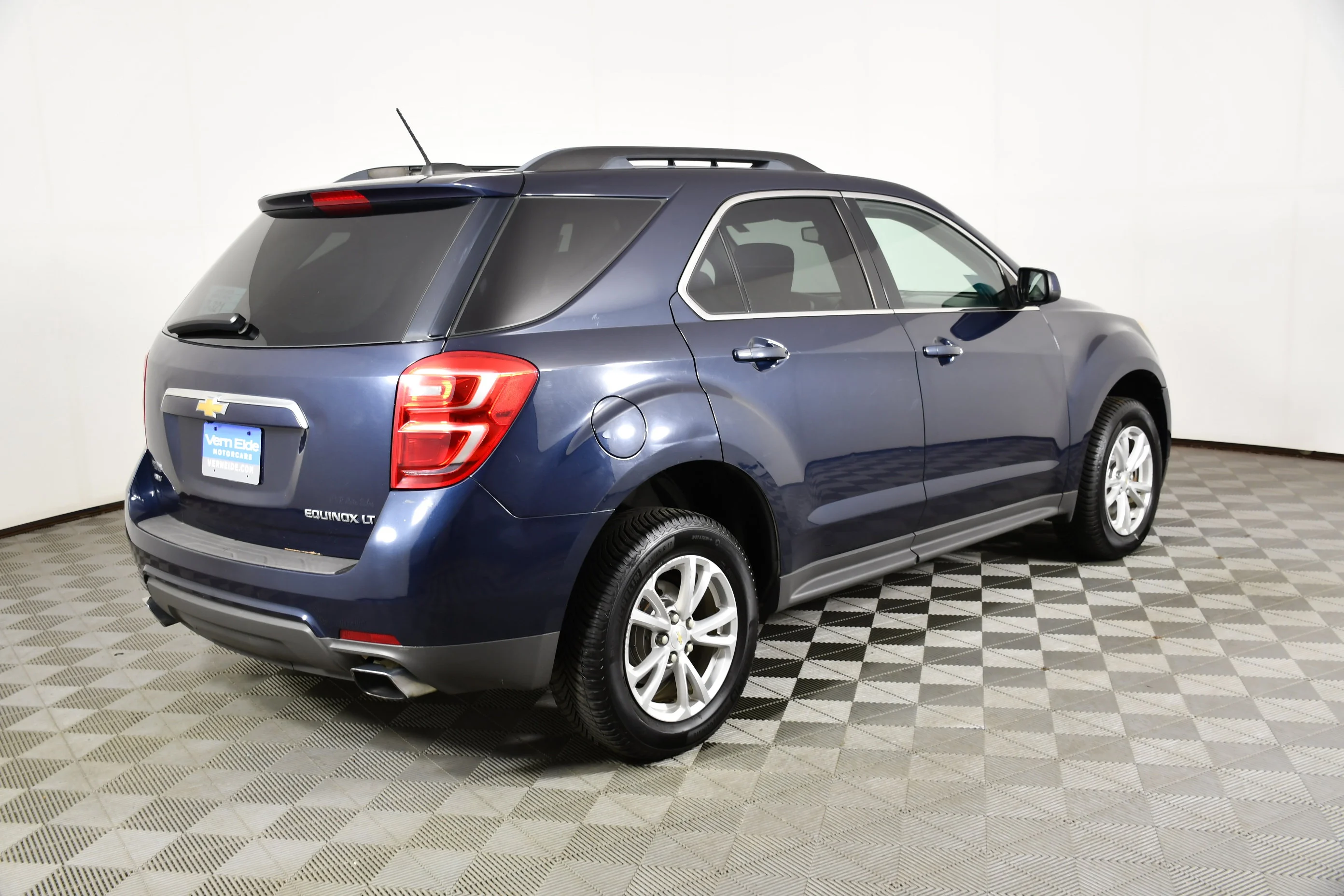 Used 2016 Blue Velvet Metallic Chevrolet LT image 6
