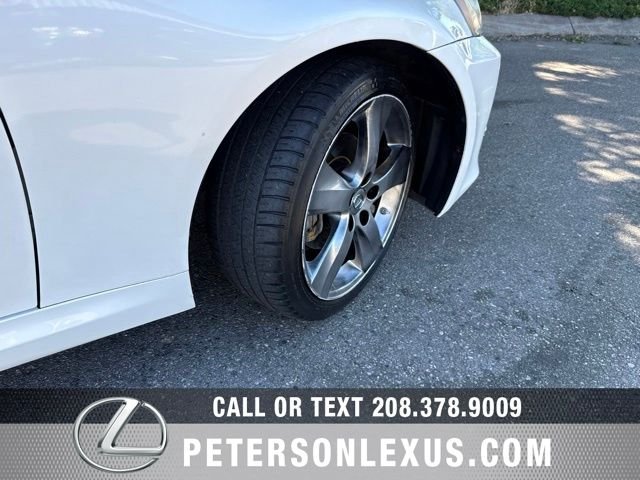 Used 2010 White Lexus Luxury image 11