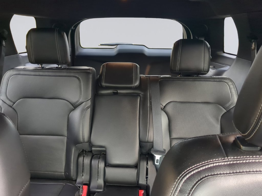 Used 2018 Red Ford Limited image 18