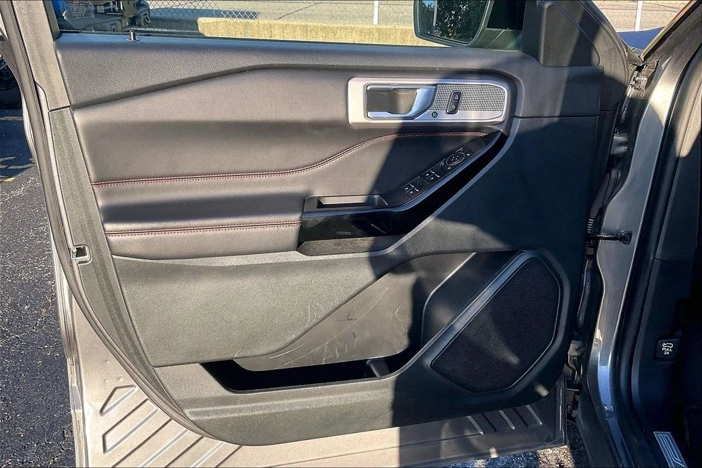 Used 2024 Gray Ford ST-Line image 22