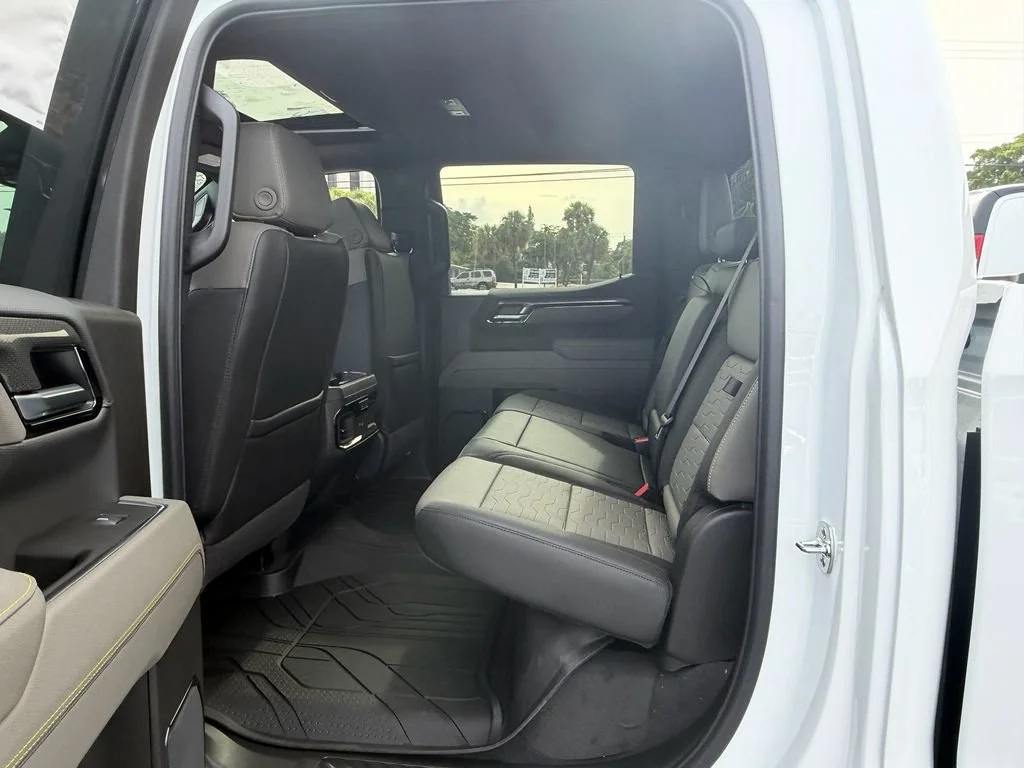 2026 Chevrolet Silverado 1500 ZR2 - Photo 11