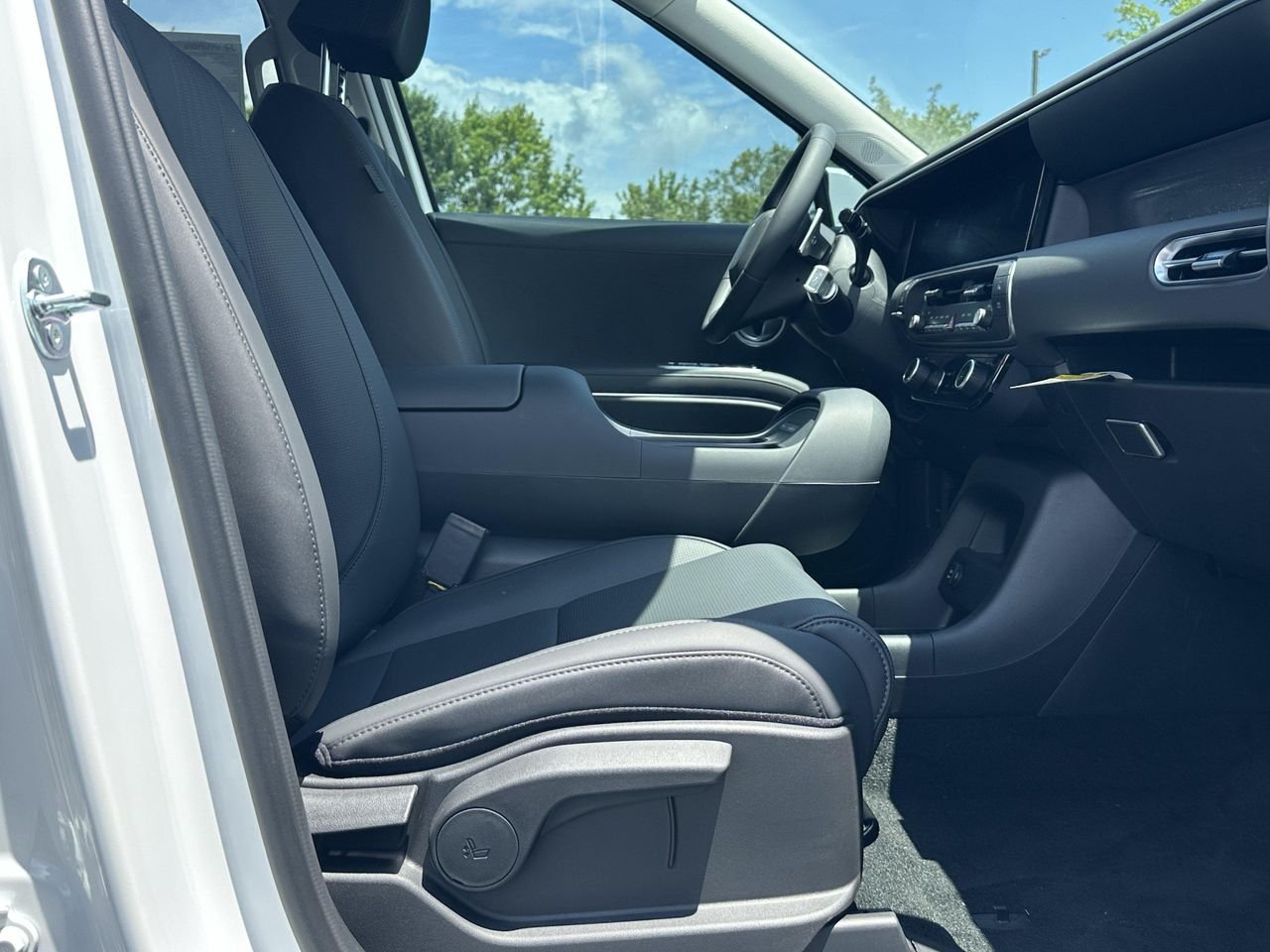 New 2026 Creamy White Pearl Hyundai SEL 7P image 13