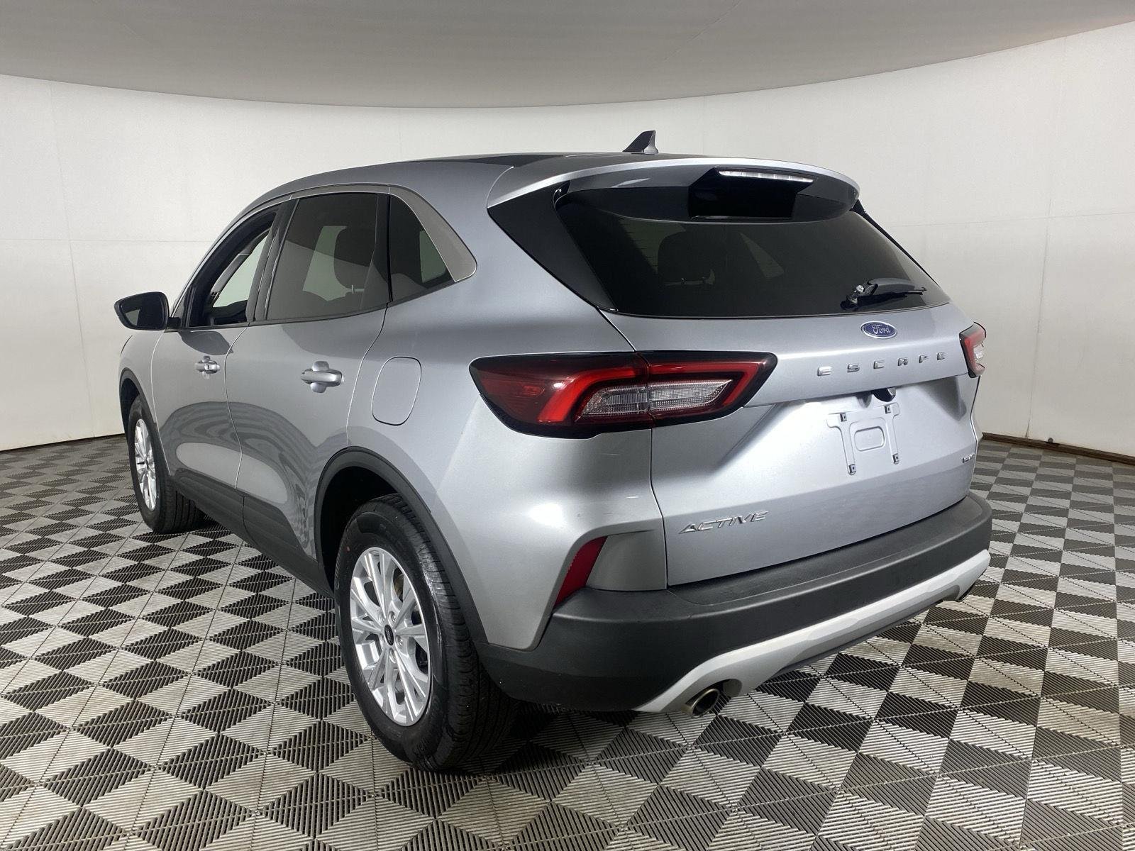 Used 2023 Iconic Silver Ford Active image 5