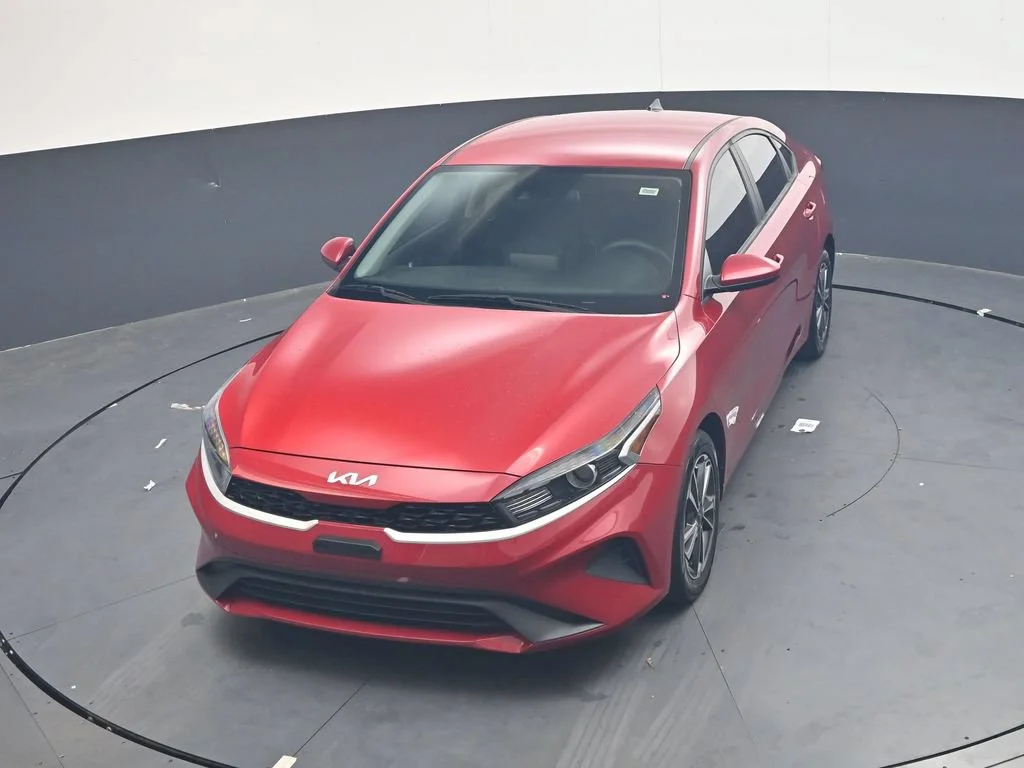Used 2023 Red Kia LXS image 17