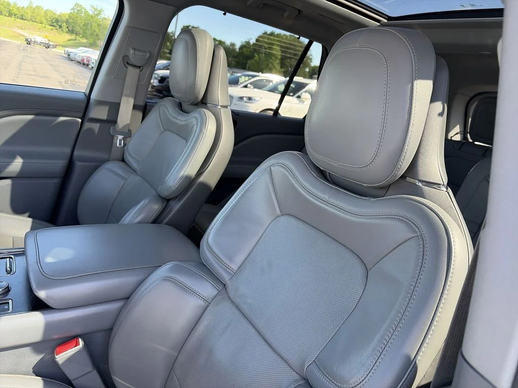 Used 2020 Blue Lincoln Reserve image 11