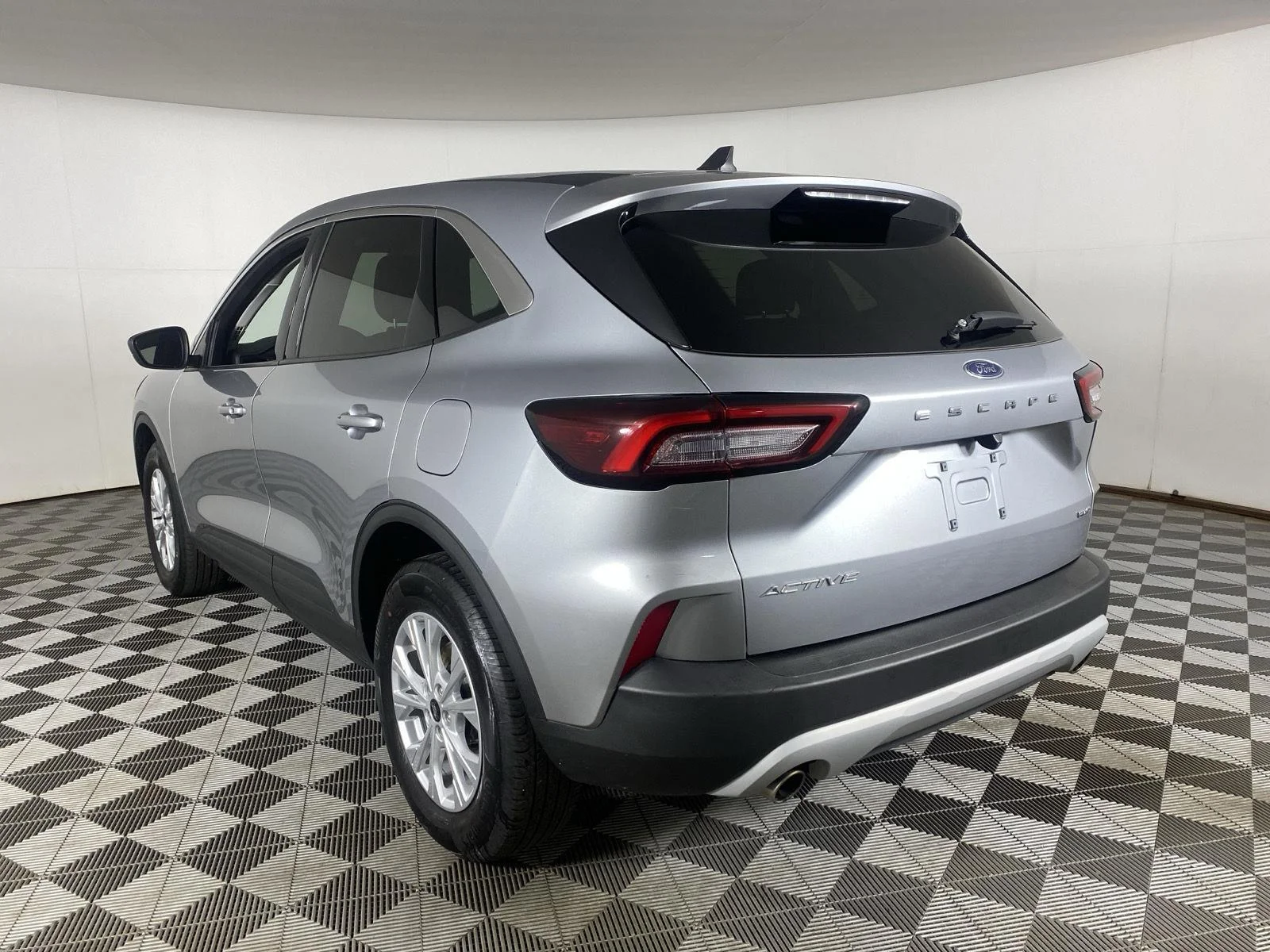 Used 2023 Iconic Silver Ford Active image 5