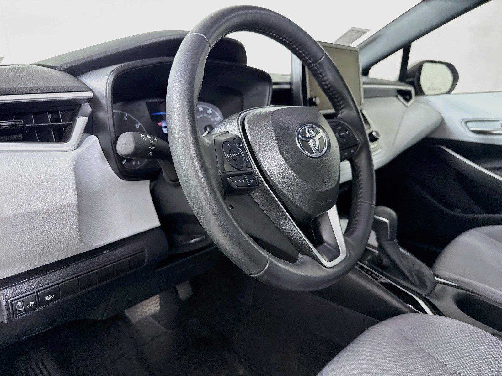 Certified Used 2025 Classic Silver Metallic Toyota SE image 4