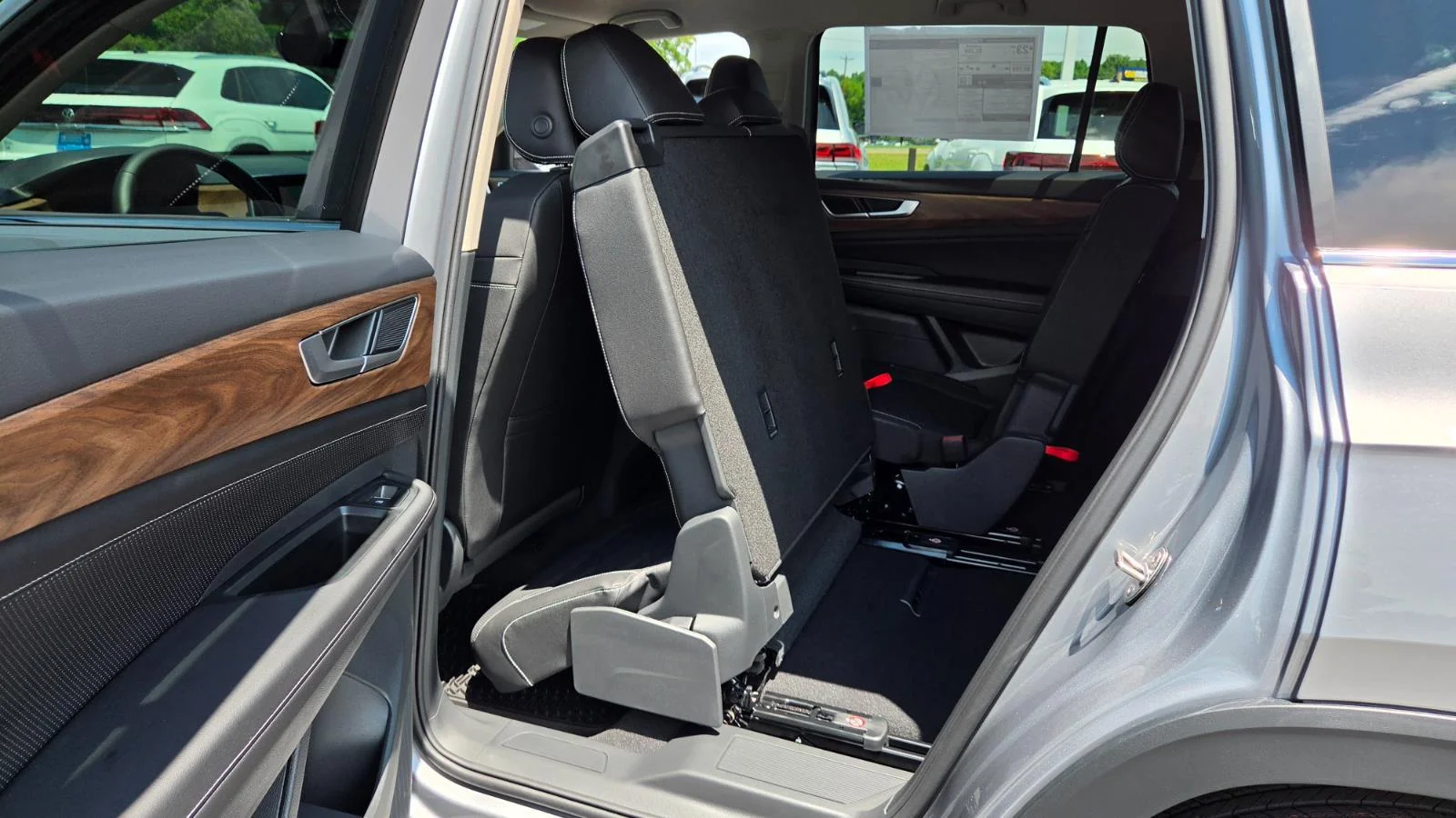 New 2026 silver mist metallic Volkswagen 2.0T SE image 49