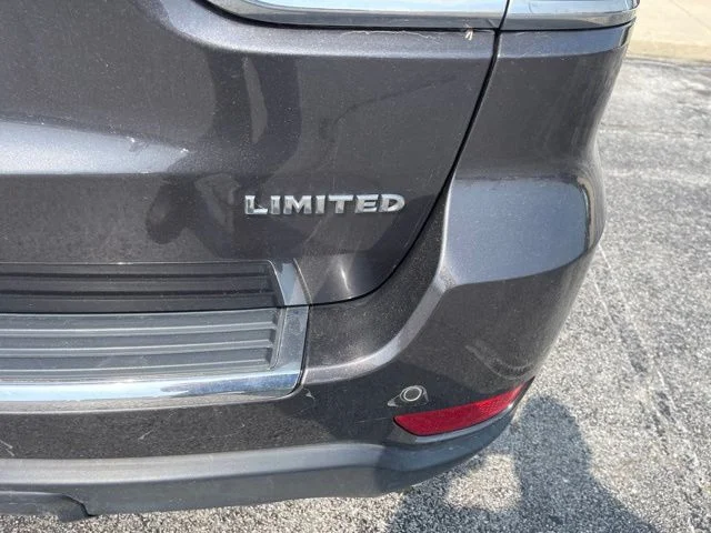 Used 2016 Gray Jeep Limited image 9