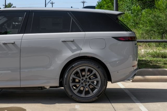 New 2026  Land Rover Dynamic SE image 14