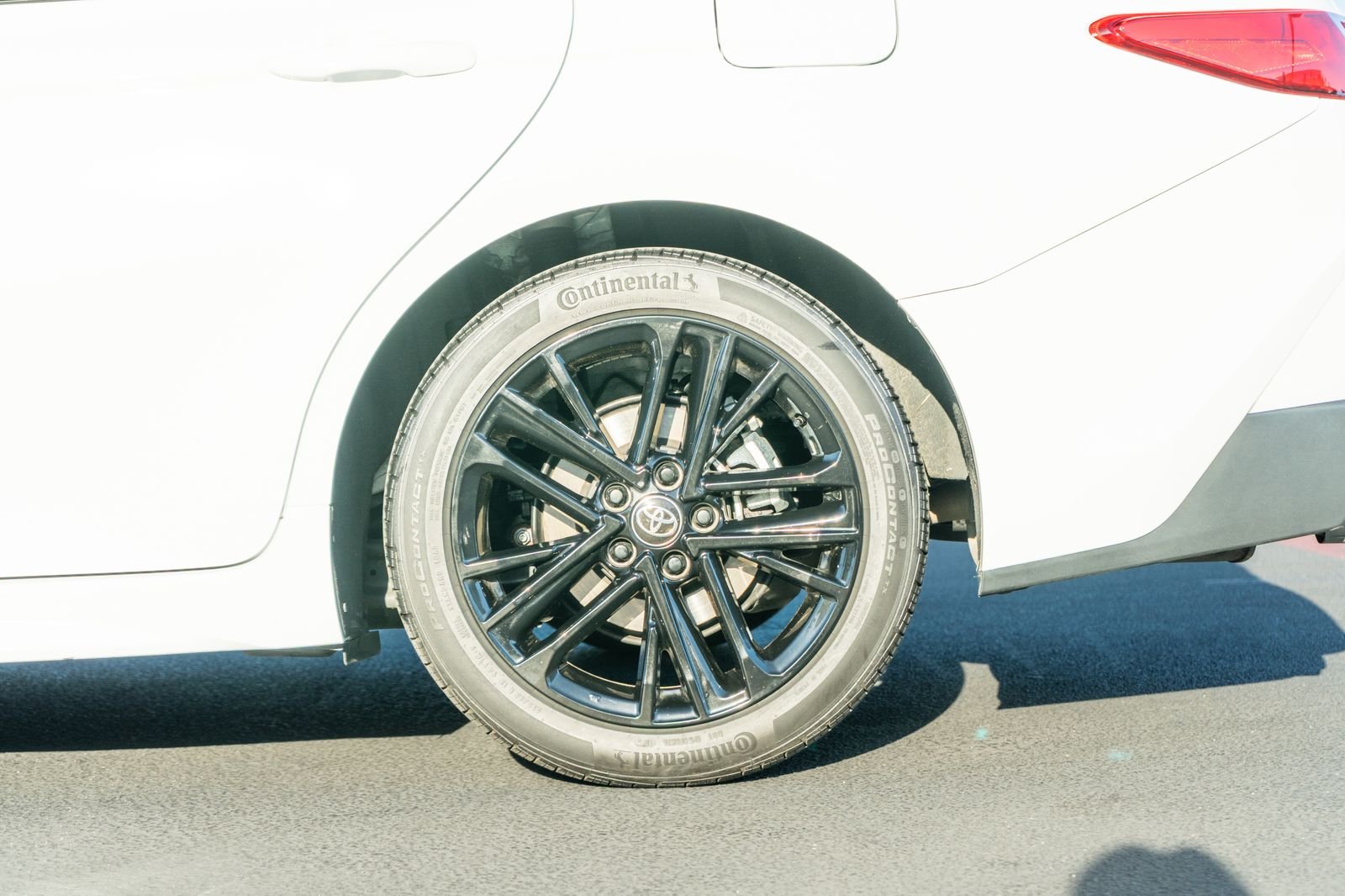 Used 2025 Ice Toyota SE image 15