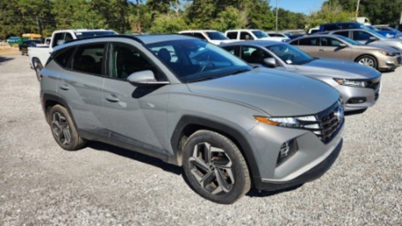 Used 2024  Hyundai SEL image 2