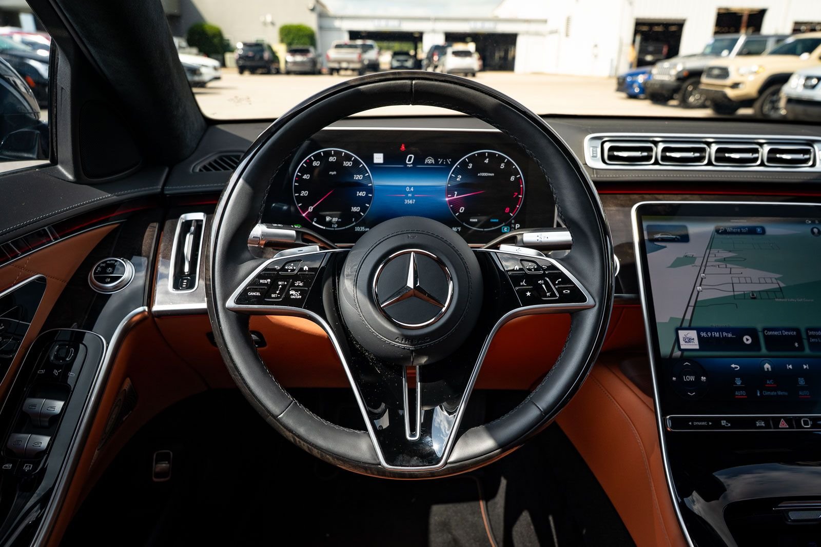 Used 2024  Mercedes-Benz S 580 image 32