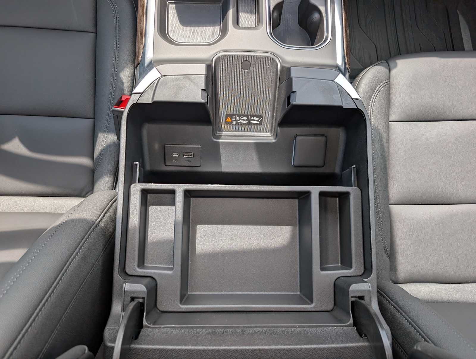 New 2026 Sterling Metallic GMC Elevation image 14