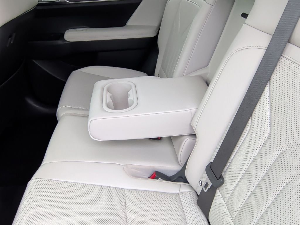 Used 2026 White Hyundai SEL image 30