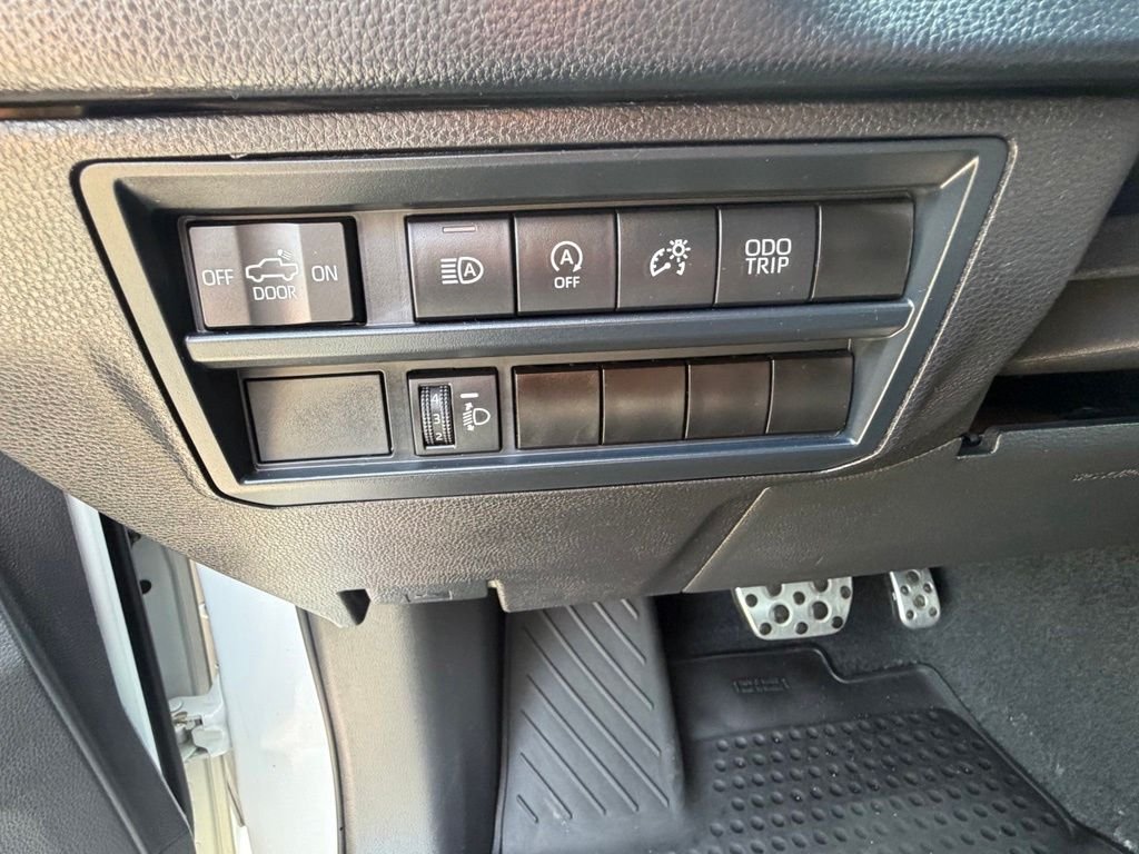 Used 2025 White Toyota SR5 image 20